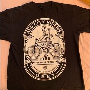 Obey tee